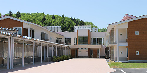 若越ひかりの村外観